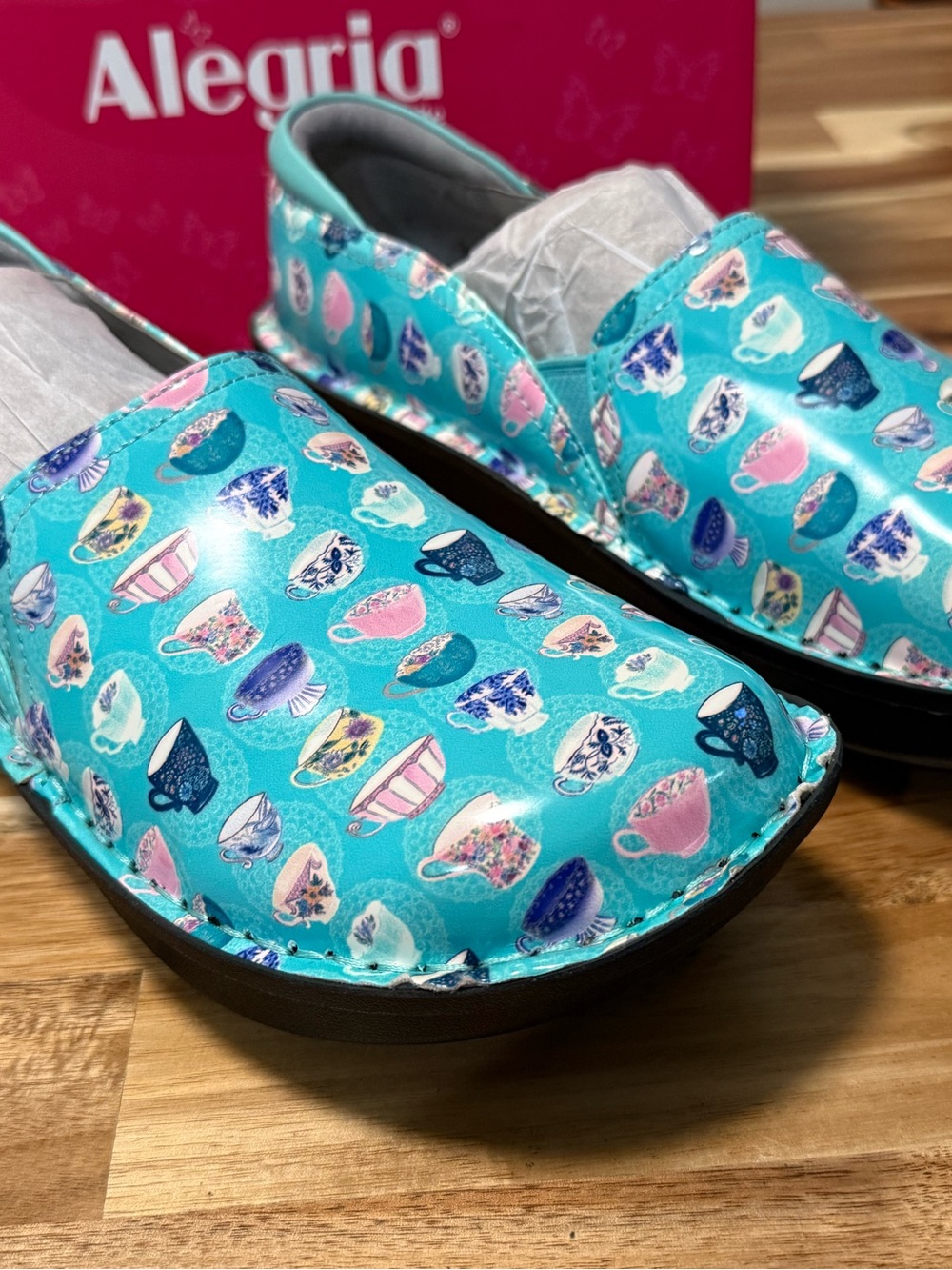 Alegria Teacup Aqua Print Slip-On Shoes in Turquoise size 41 10.5-11 wide new